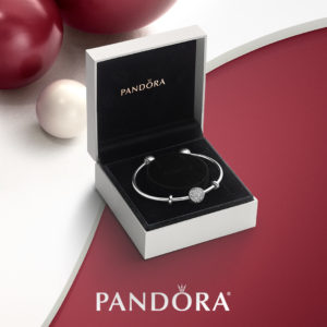 PANDORA 2018 Wintry Holiday Open Bangle Gift Set